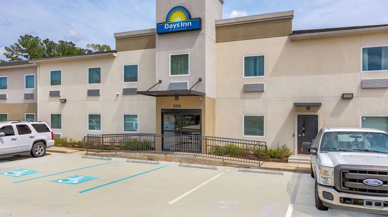 <b>Days Inn by Wyndham Zachary Exterior</b>. Images powered by <a href="https://iceportal.shijigroup.com/" title="IcePortal" target="_blank">IcePortal</a>.