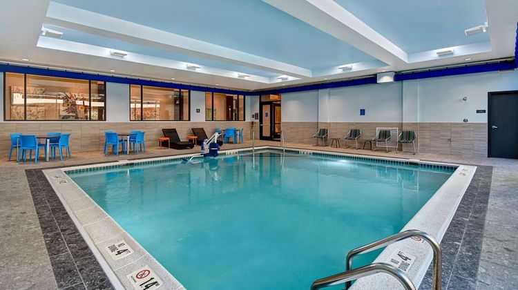 Hilton Garden Inn Kalamazoo Downtown Pool