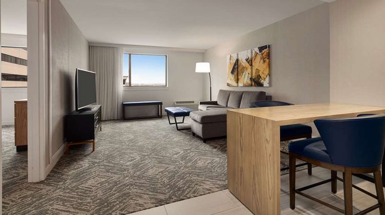 DoubleTree by Hilton Canton Downtown Room