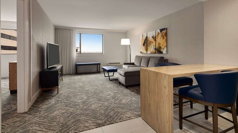<b>DoubleTree by Hilton Canton Downtown Room</b>. Images powered by <a href="https://iceportal.shijigroup.com/" title="IcePortal" target="_blank">IcePortal</a>.