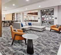 DoubleTree by Hilton Dothan Lobby