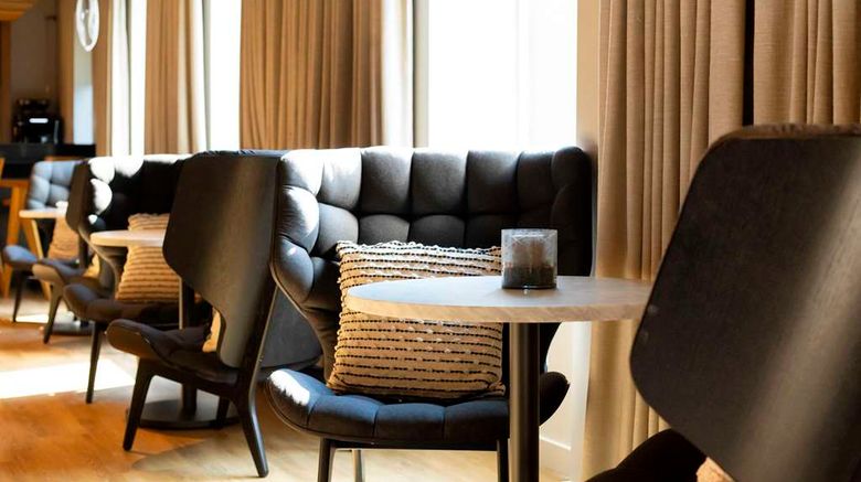 <b>The Lloyd Stamford, Tapestry Coll Hilton Restaurant</b>. Images powered by <a href="https://iceportal.shijigroup.com/" title="IcePortal" target="_blank">IcePortal</a>.