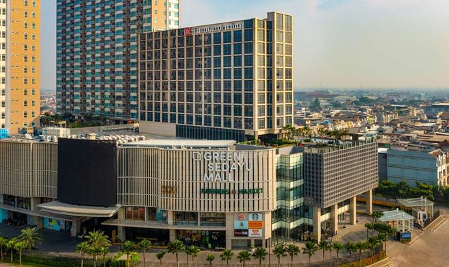 Hilton Garden Inn Jakarta Taman Palem Exterior