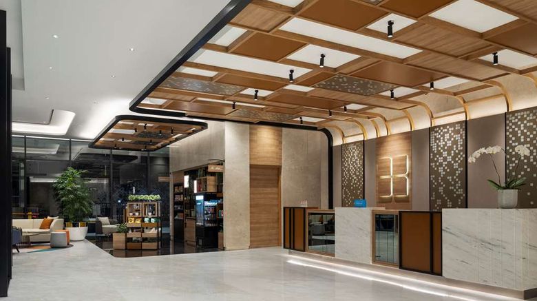 <b>Hilton Garden Inn Jakarta Taman Palem Lobby</b>. Images powered by <a href="https://iceportal.shijigroup.com/" title="IcePortal" target="_blank">IcePortal</a>.