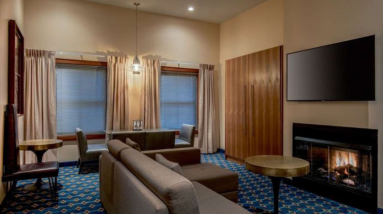 Harborside Inn Suite