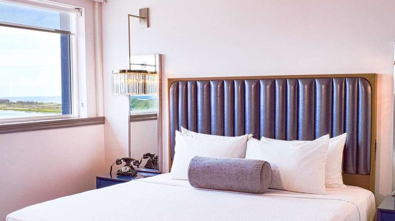 <b>Hotel Legends Room</b>. Images powered by <a href="https://iceportal.shijigroup.com/" title="IcePortal" target="_blank">IcePortal</a>.