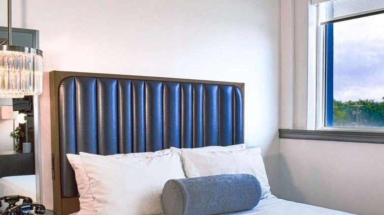 <b>Hotel Legends Room</b>. Images powered by <a href="https://iceportal.shijigroup.com/" title="IcePortal" target="_blank">IcePortal</a>.
