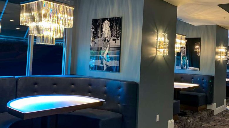 <b>Hotel Legends Restaurant</b>. Images powered by <a href="https://iceportal.shijigroup.com/" title="IcePortal" target="_blank">IcePortal</a>.