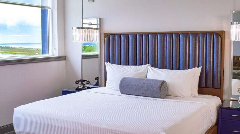 <b>Hotel Legends Room</b>. Images powered by <a href="https://iceportal.shijigroup.com/" title="IcePortal" target="_blank">IcePortal</a>.