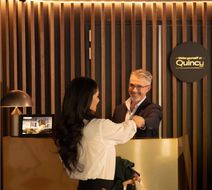 Quincy Hotel Melbourne Lobby