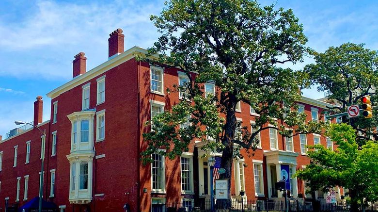 Linden Row Inn Exterior. Images powered by <a href="https://iceportal.shijigroup.com" target="_blank" rel="noopener">Ice Portal</a>.