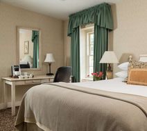 Linden Row Inn Room