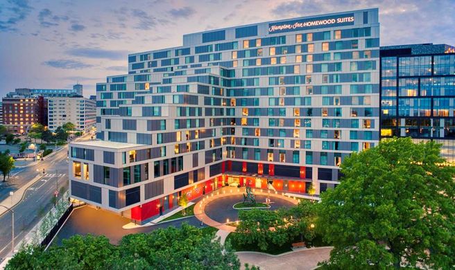 Hampton Inn Boston Seaport District Exterior