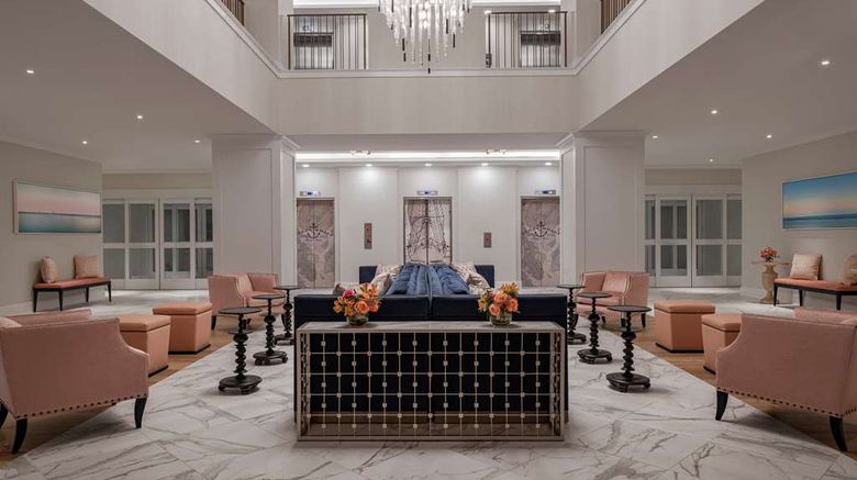 <b>Embassy Suites Charleston Harbor Lobby</b>. Images powered by <a href="https://iceportal.shijigroup.com/" title="IcePortal" target="_blank">IcePortal</a>.