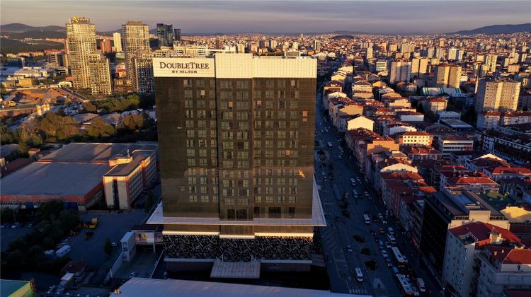 DoubleTree by Hilton Istanbul Umraniye Exterior