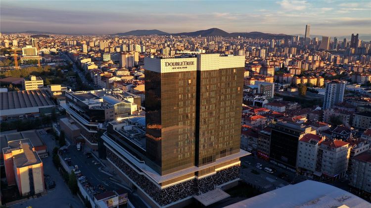 DoubleTree by Hilton Istanbul Umraniye Exterior