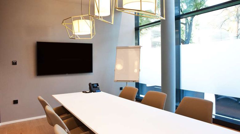 <b>Hampton by Hilton Vienna Messe Meeting</b>. Images powered by <a href="https://iceportal.shijigroup.com/" title="IcePortal" target="_blank">IcePortal</a>.
