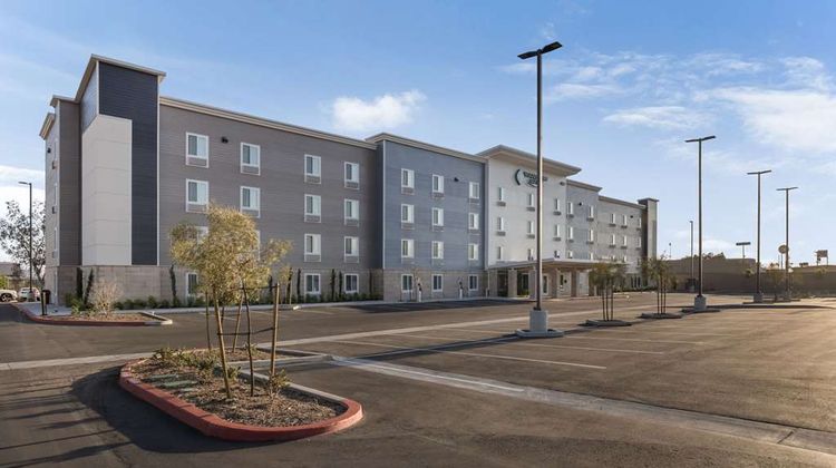 WoodSpring Suites Colton Exterior