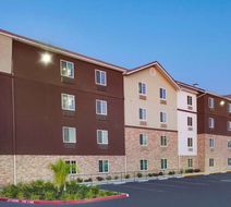 WoodSpring Suites Bakersfield Exterior