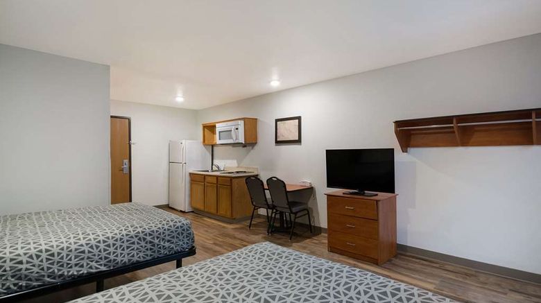 <b>WoodSpring Suites Augusta Riverwatch Room</b>. Images powered by <a href="https://iceportal.shijigroup.com/" title="IcePortal" target="_blank">IcePortal</a>.