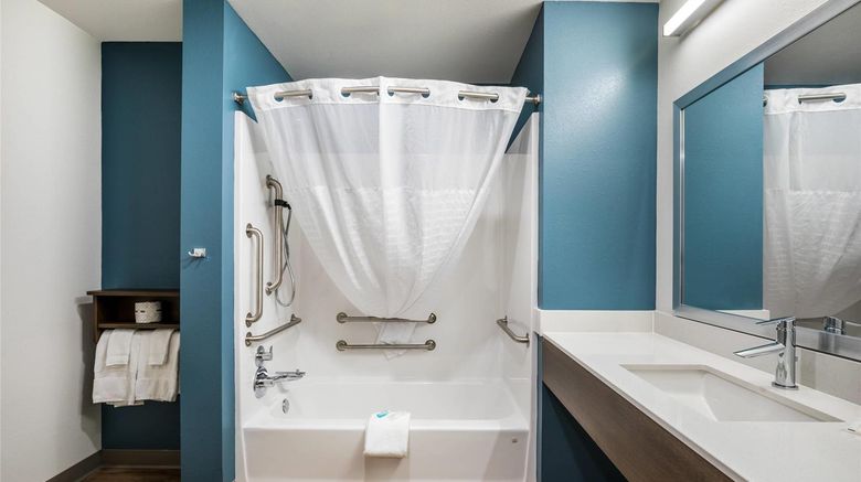 <b>WoodSpring Suites Chicago Addison Room</b>. Images powered by <a href="https://iceportal.shijigroup.com/" title="IcePortal" target="_blank">IcePortal</a>.