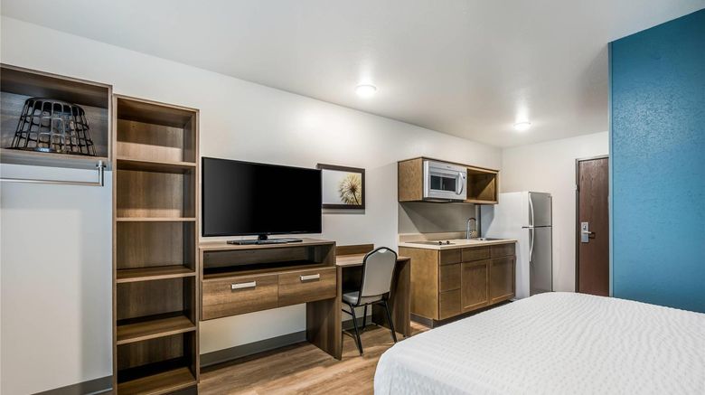 <b>WoodSpring Suites Chicago Addison Suite</b>. Images powered by <a href="https://iceportal.shijigroup.com/" title="IcePortal" target="_blank">IcePortal</a>.