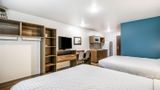 WoodSpring Suites Chicago Addison Suite