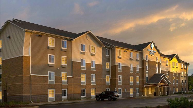WoodSpring Suites Chicago Darien Exterior