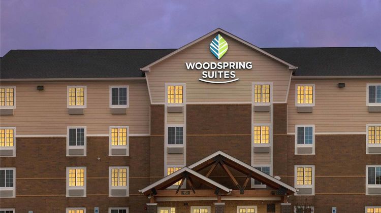 WoodSpring Suites Chicago Darien Exterior