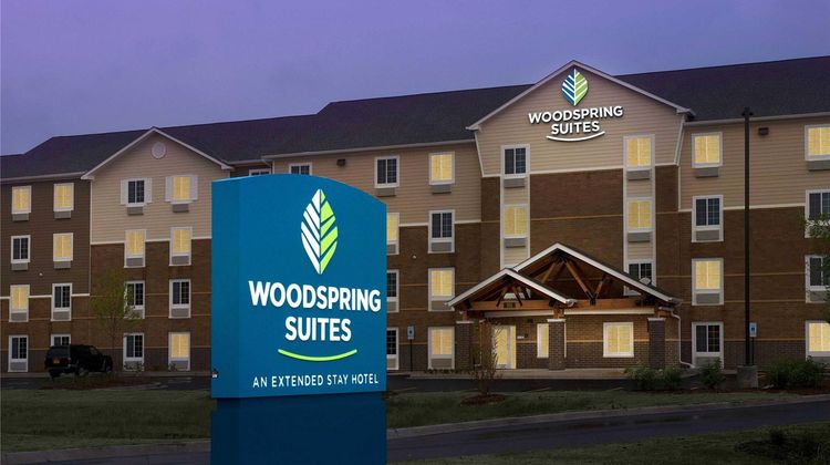 WoodSpring Suites Chicago Darien Exterior