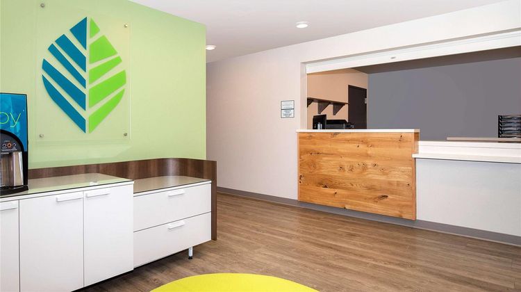 WoodSpring Suites Chicago/Carol Stream Lobby
