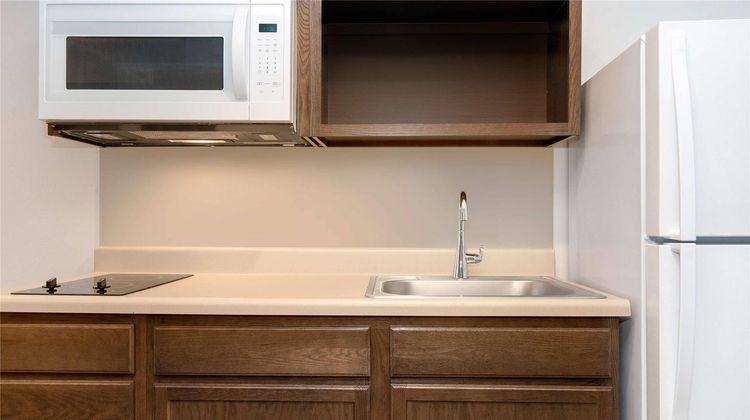 WoodSpring Suites Chicago/Carol Stream Room