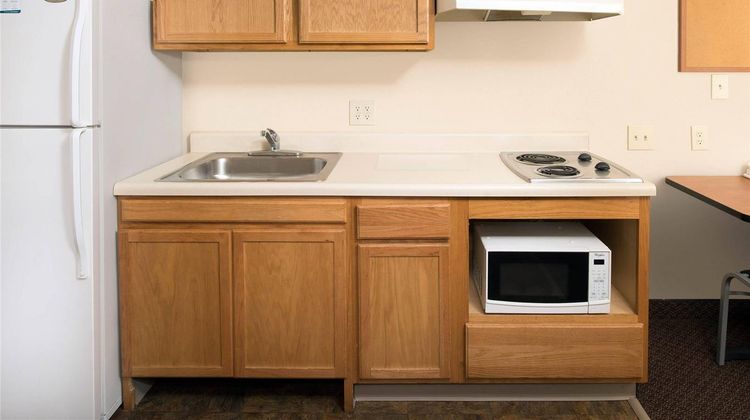 WoodSpring Suites Merrillville Room