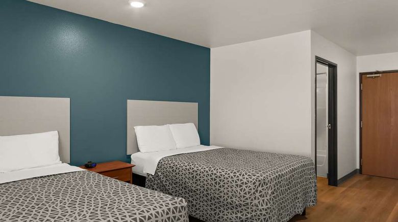 <b>WoodSpring Suites Evansville Room</b>. Images powered by <a href="https://iceportal.shijigroup.com/" title="IcePortal" target="_blank">IcePortal</a>.