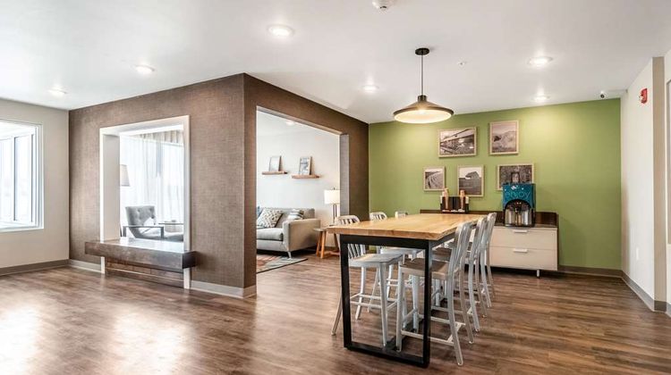 WoodSpring Suites Indianapolis Lobby