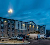 WoodSpring Suites Indianapolis Exterior