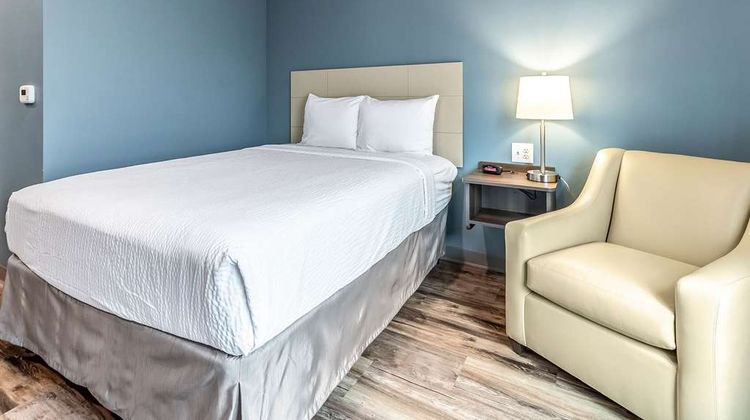 WoodSpring Suites Indianapolis Room