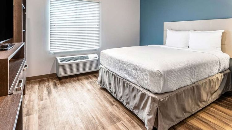 WoodSpring Suites Indianapolis Room