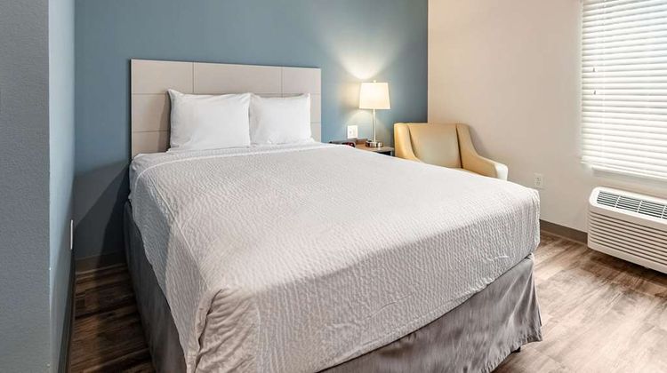 WoodSpring Suites Indianapolis Room