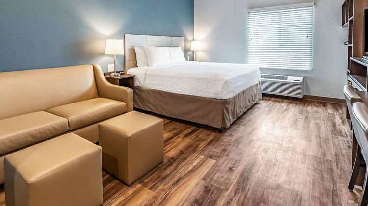 WoodSpring Suites Indianapolis Room