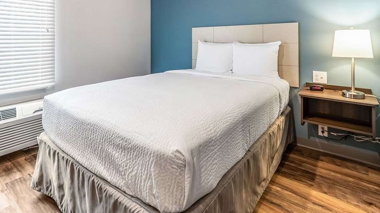 WoodSpring Suites Indianapolis Room