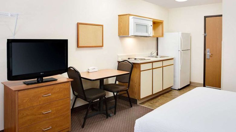 <b>WoodSpring Suites Fort Wayne Room</b>. Images powered by <a href="https://iceportal.shijigroup.com/" title="IcePortal" target="_blank">IcePortal</a>.
