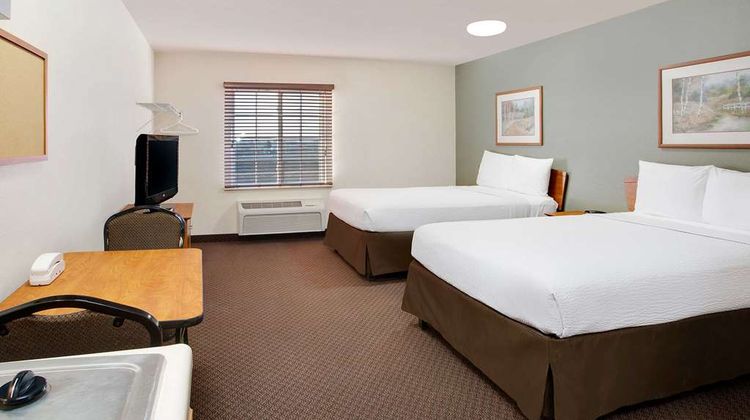WoodSpring Suites Fort Wayne Room