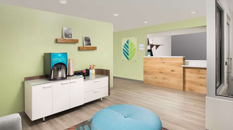 <b>WoodSpring Suites Albuquerque Lobby</b>. Images powered by <a href="https://iceportal.shijigroup.com/" title="IcePortal" target="_blank">IcePortal</a>.