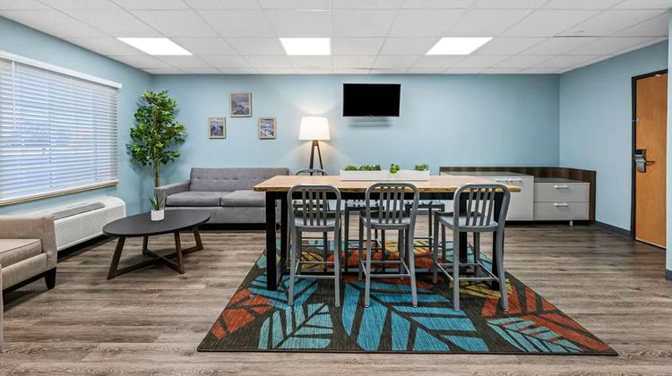 WoodSpring Suites Hobbs Lobby