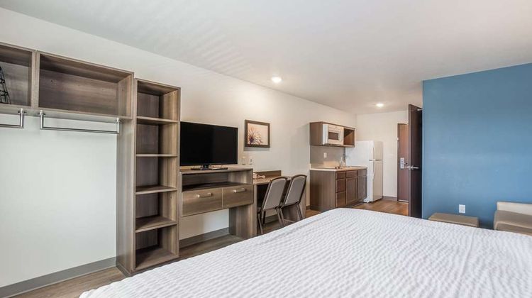 WoodSpring Suites Chicago Midway Room