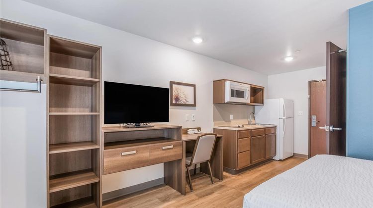 WoodSpring Suites Chicago Midway Room