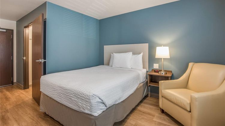 WoodSpring Suites Chicago Midway Room