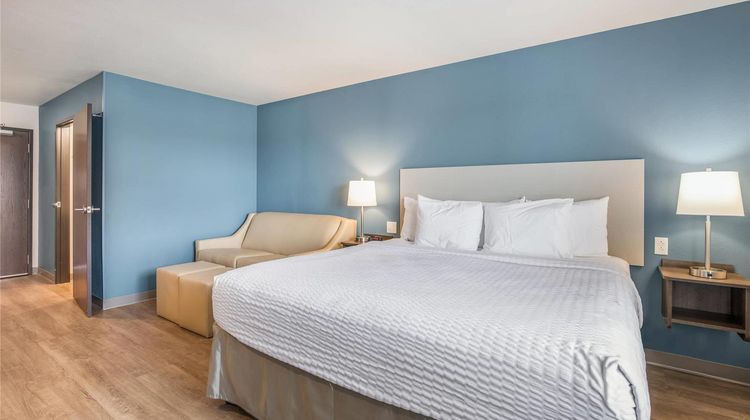 WoodSpring Suites Chicago Midway Room