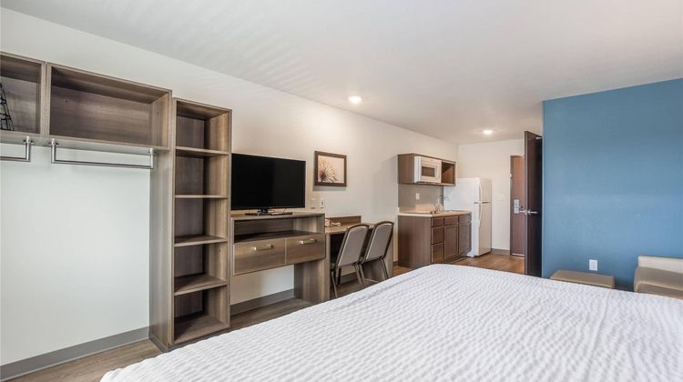 WoodSpring Suites Chicago Midway Room